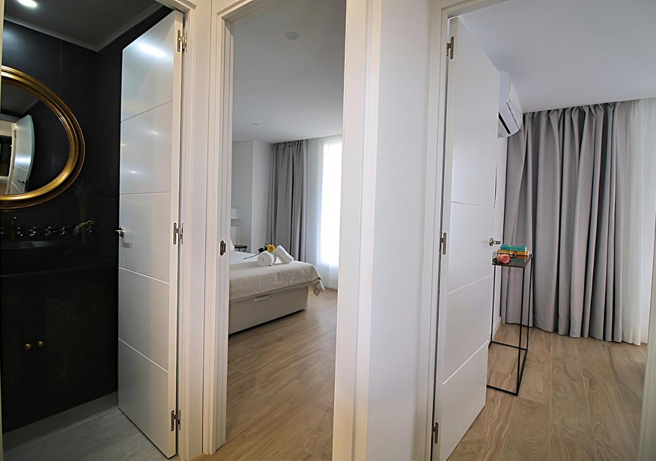 Ferienwohnung Incredible Penthouse With Jacuzzi In The Center, Unique In The Area Barcelona Exterior foto
